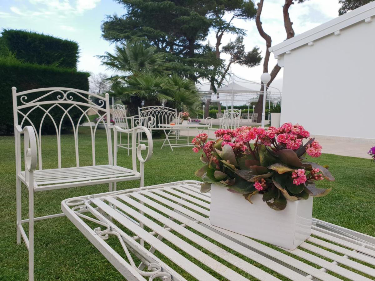 Villa Natia Mottola Exterior photo